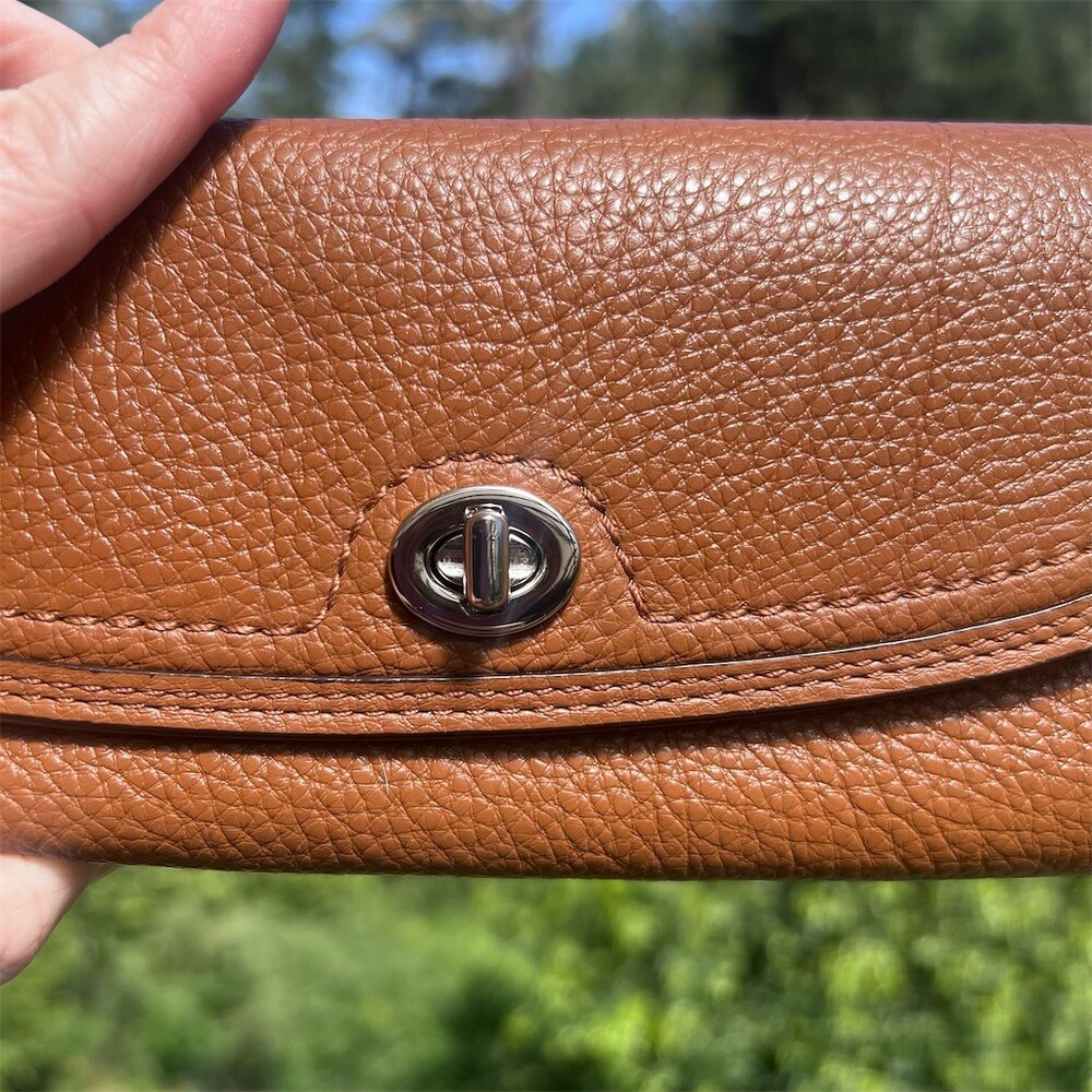 COACH VINTAGE Brown Pebble Leather Wallet w Turn-Lock and Silver Hardware - Picture 7 of 14